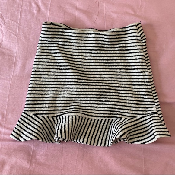 Forever 21 striped ruffled mini skirt - Picture 1 of 5